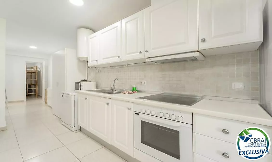 Modernes Erdgeschossapartment in Wohnanlage mit Gartenbereichen und Gemeinschaftspool