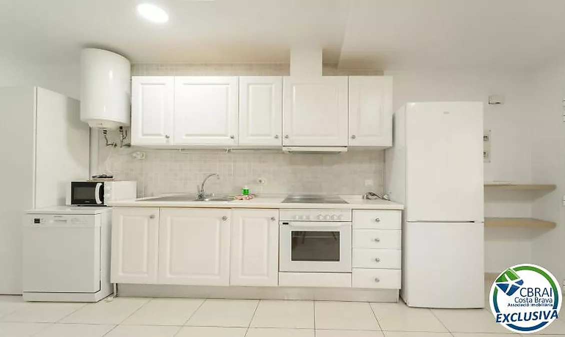 Modernes Erdgeschossapartment in Wohnanlage mit Gartenbereichen und Gemeinschaftspool