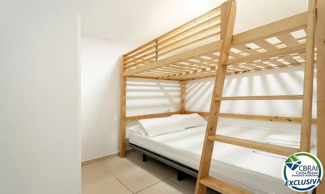 Modernes Erdgeschossapartment in Wohnanlage mit Gartenbereichen und Gemeinschaftspool