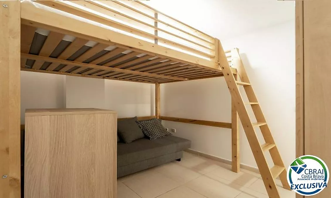 Modernes Erdgeschossapartment in Wohnanlage mit Gartenbereichen und Gemeinschaftspool