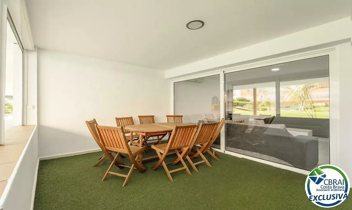 Modernes Erdgeschossapartment in Wohnanlage mit Gartenbereichen und Gemeinschaftspool