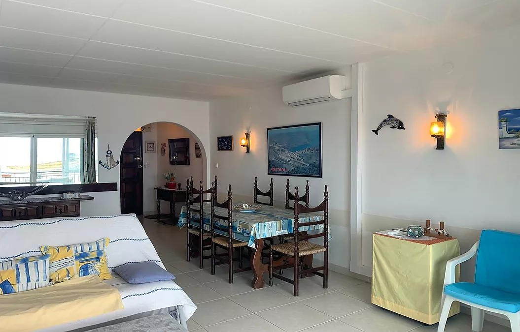 INCREÏBLE APARTAMENT A L'ÚLTIM PLANTA AMB VISTES AL MAR A ROSES, DAVANT DE LA PLATJA DE PALANGRERS