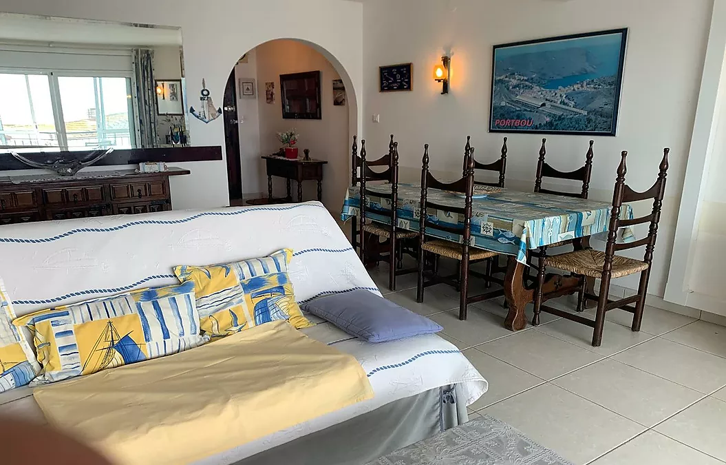 INCREÏBLE APARTAMENT A L'ÚLTIM PLANTA AMB VISTES AL MAR A ROSES, DAVANT DE LA PLATJA DE PALANGRERS