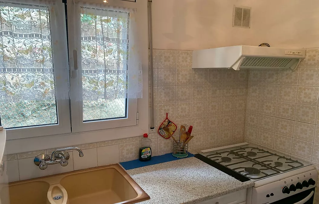INCREÏBLE APARTAMENT A L'ÚLTIM PLANTA AMB VISTES AL MAR A ROSES, DAVANT DE LA PLATJA DE PALANGRERS