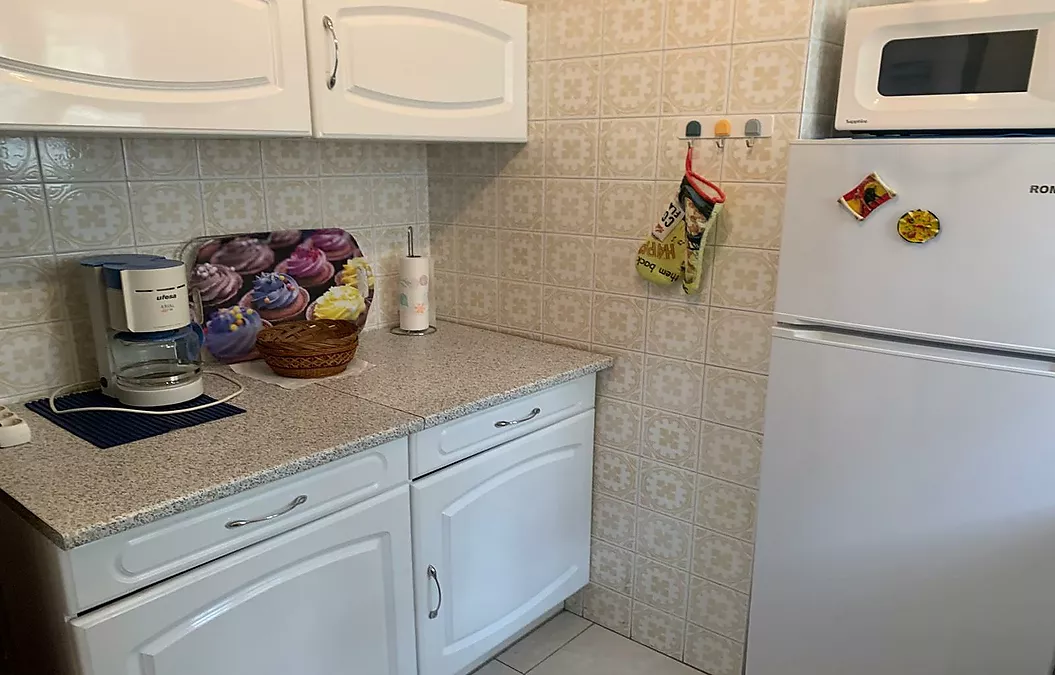 INCREÏBLE APARTAMENT A L'ÚLTIM PLANTA AMB VISTES AL MAR A ROSES, DAVANT DE LA PLATJA DE PALANGRERS