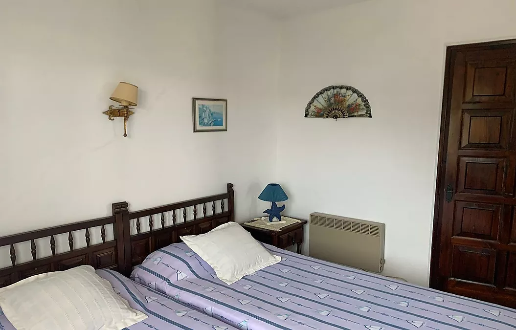 INCREÏBLE APARTAMENT A L'ÚLTIM PLANTA AMB VISTES AL MAR A ROSES, DAVANT DE LA PLATJA DE PALANGRERS