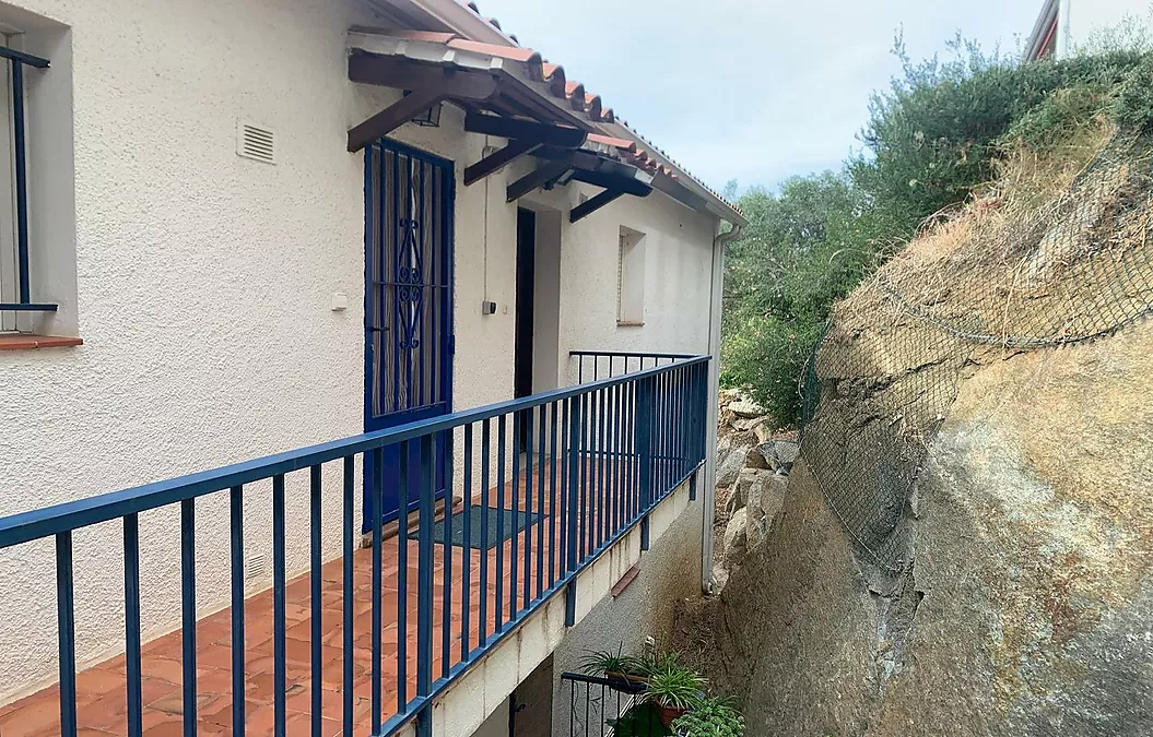 INCREÏBLE APARTAMENT A L'ÚLTIM PLANTA AMB VISTES AL MAR A ROSES, DAVANT DE LA PLATJA DE PALANGRERS