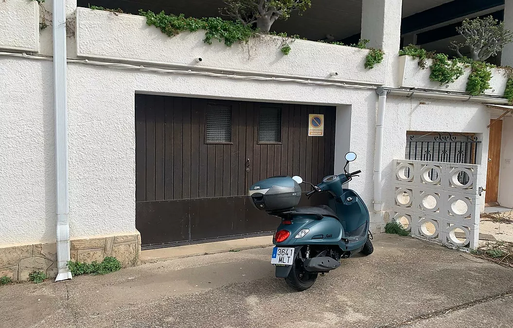INCREÏBLE APARTAMENT A L'ÚLTIM PLANTA AMB VISTES AL MAR A ROSES, DAVANT DE LA PLATJA DE PALANGRERS