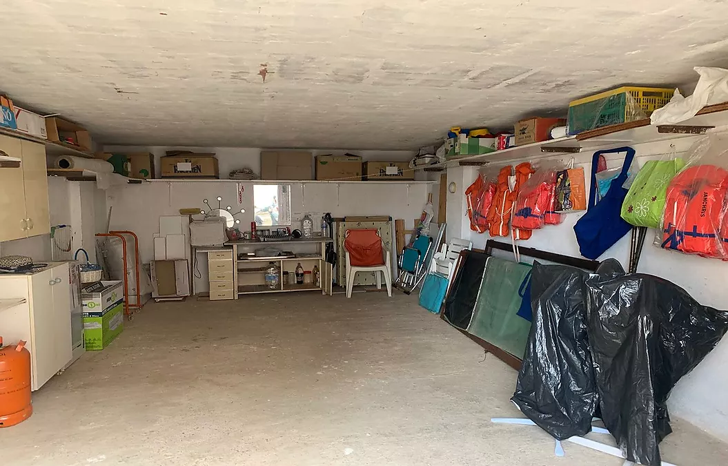 INCREÏBLE APARTAMENT A L'ÚLTIM PLANTA AMB VISTES AL MAR A ROSES, DAVANT DE LA PLATJA DE PALANGRERS