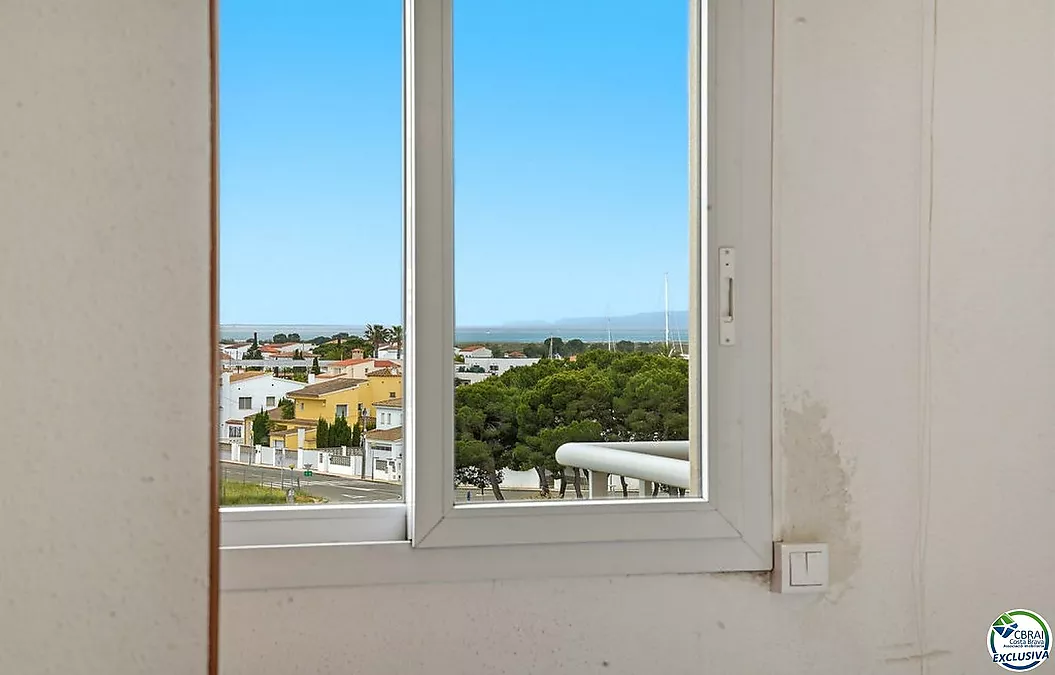 Attique 61 m², avec 60 m² de terrasses-solarium, LICENCE TOURISTI..