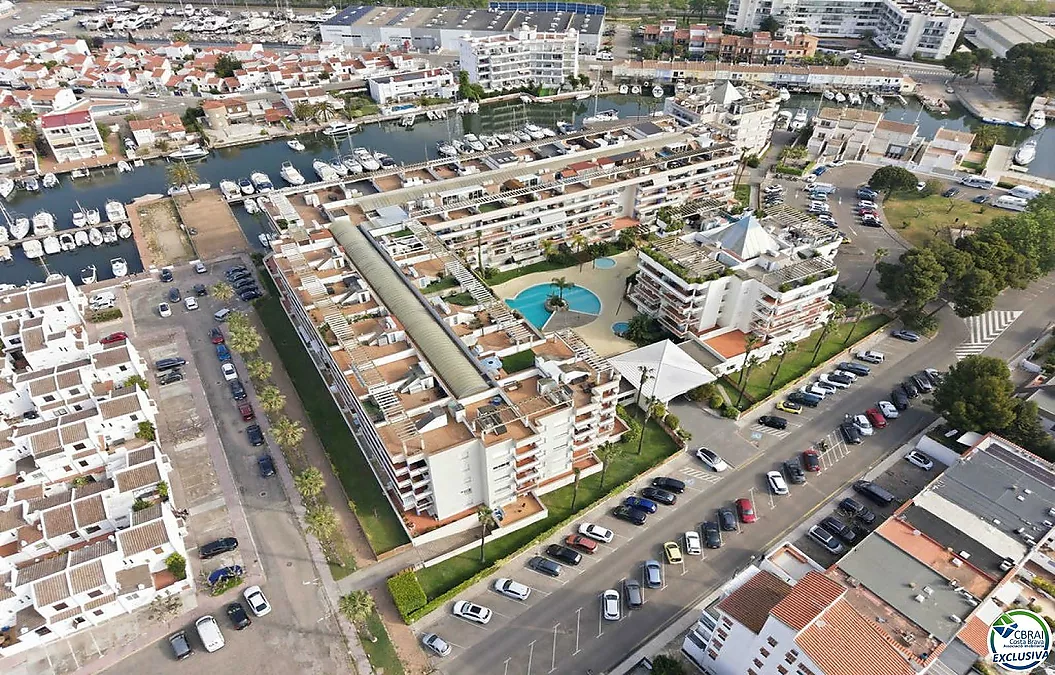 Attique 61 m², avec 60 m² de terrasses-solarium, LICENCE TOURISTI..