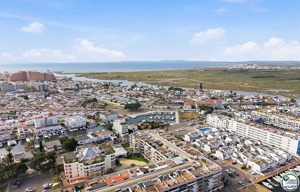 Attique 61 m², avec 60 m² de terrasses-solarium, LICENCE TOURISTI..