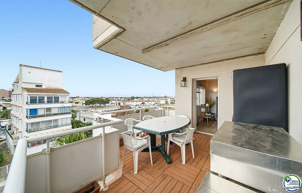 Attique 61 m², avec 60 m² de terrasses-solarium, LICENCE TOURISTI..