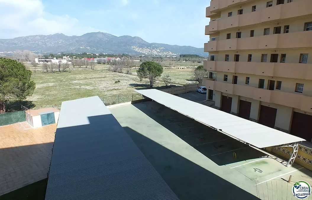 Appartement ensoleillé avec terrasse, place de parking à Santa Margarita