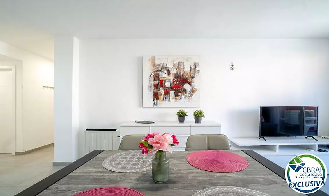 GRAN RESERVA Magnificent renovated apartment with tourist license, close to the beach and with communal pools and gardens