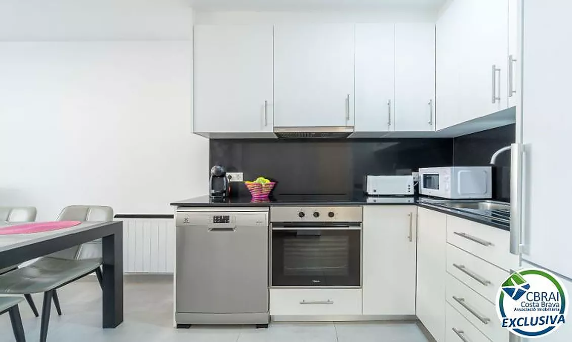 GRAN RESERVA Magnificent renovated apartment with tourist license, close to the beach and with communal pools and gardens