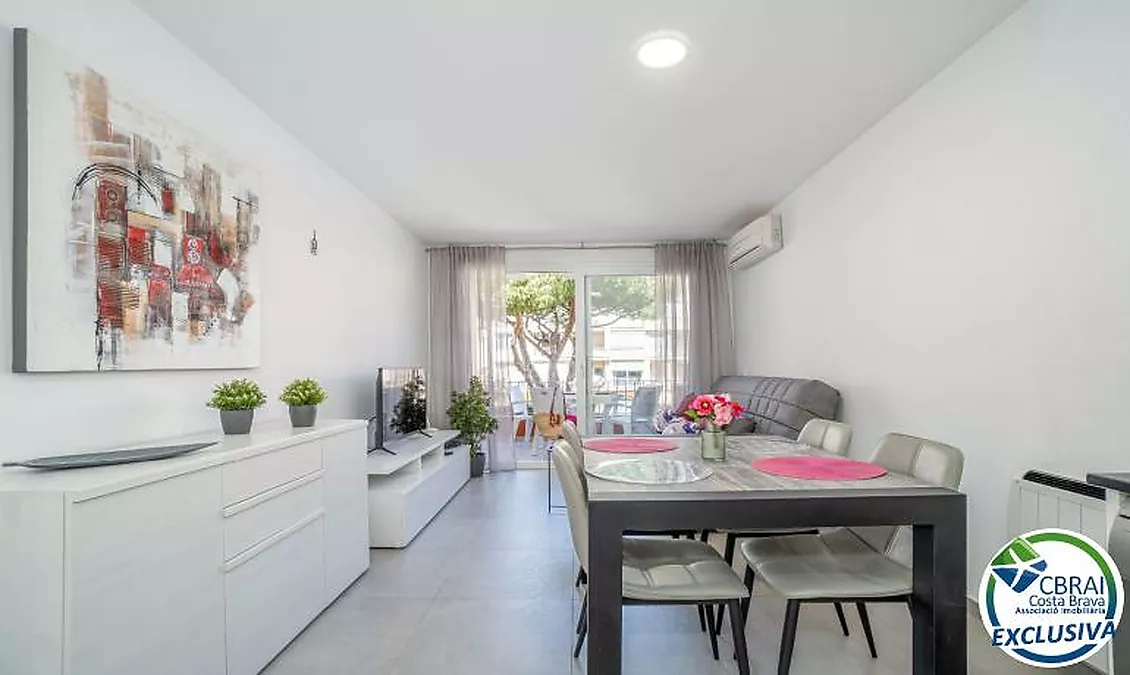 GRAN RESERVA Magnificent renovated apartment with tourist license, close to the beach and with communal pools and gardens