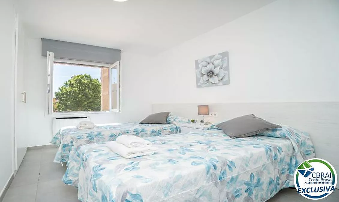 GRAN RESERVA Magnificent renovated apartment with tourist license, close to the beach and with communal pools and gardens