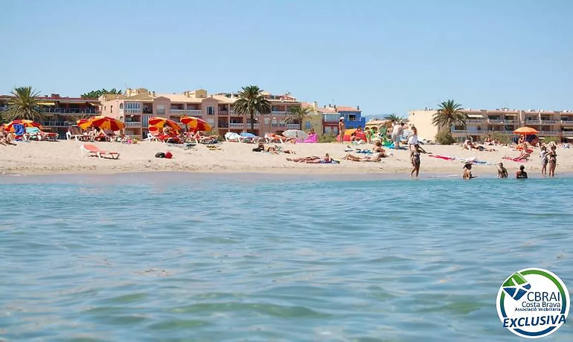 GRAN RESERVA Magnificent renovated apartment with tourist license, close to the beach and with communal pools and gardens