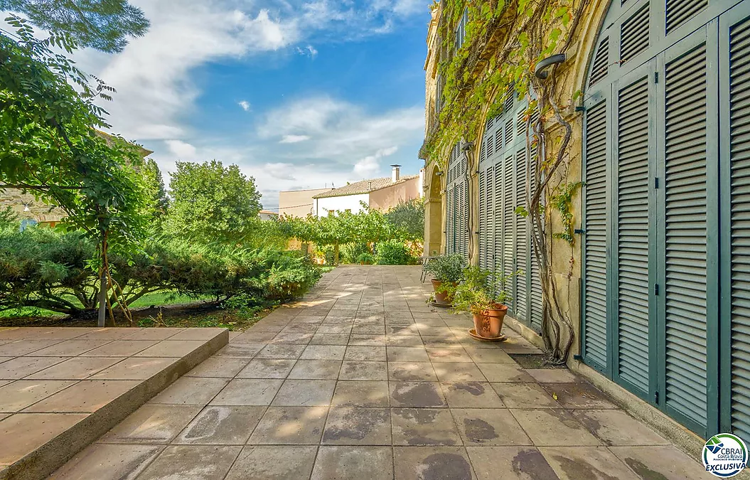 House for sale in Espolla