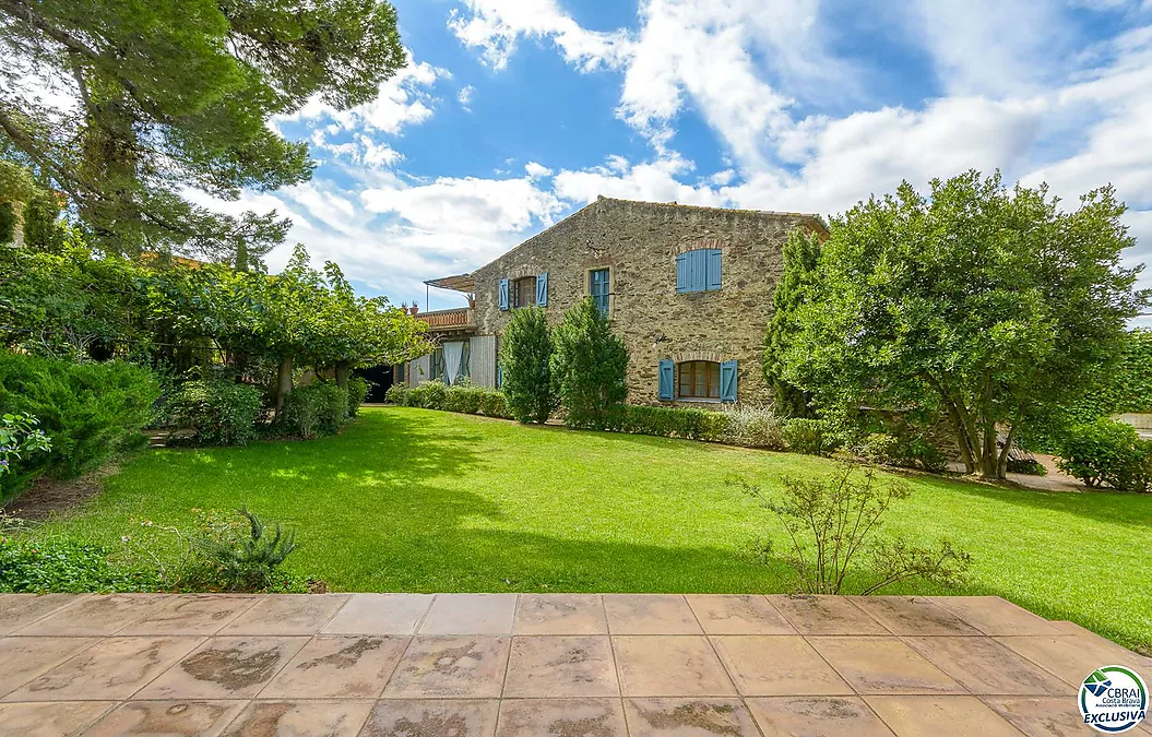House for sale in Espolla