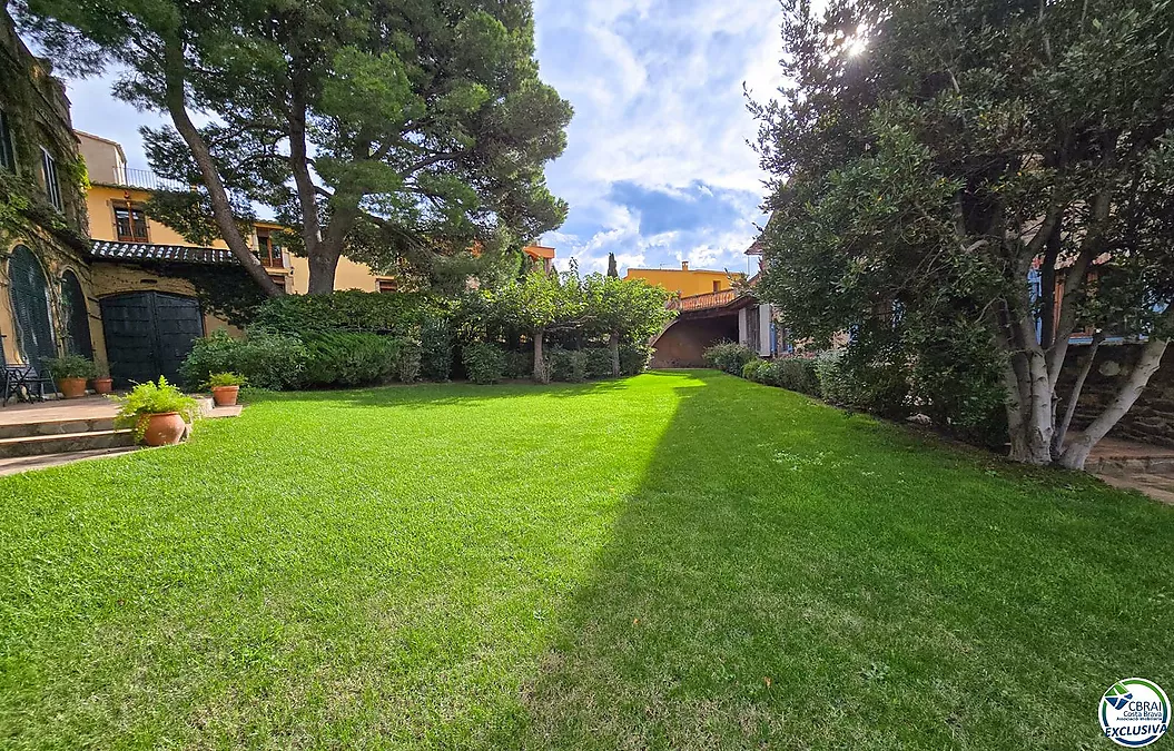 House for sale in Espolla