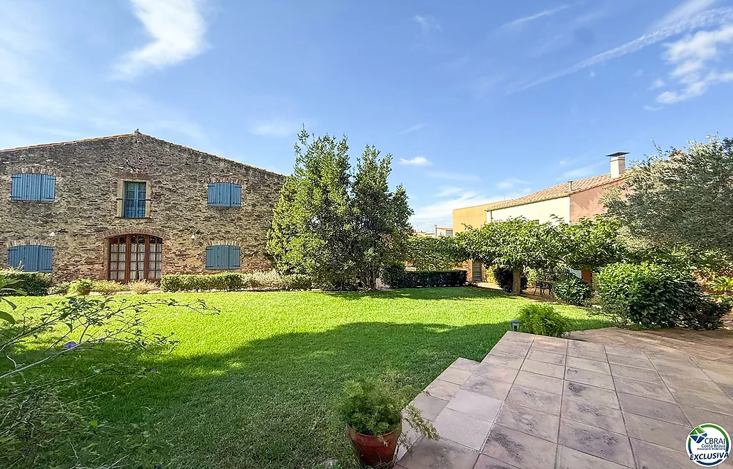 House for sale in Espolla