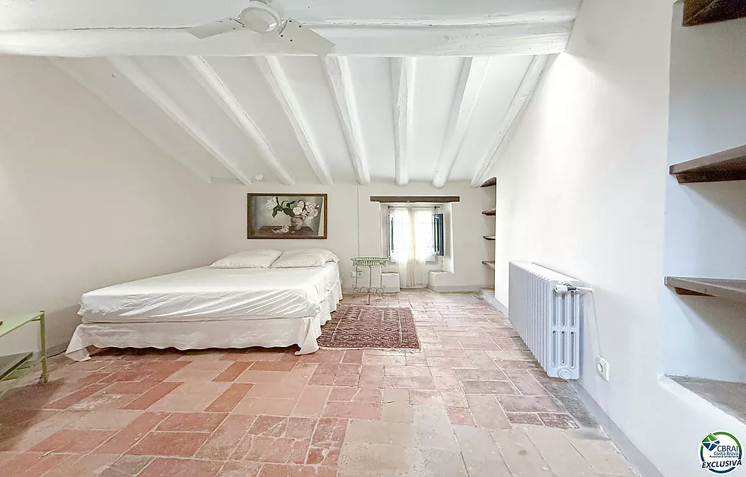 House for sale in Espolla