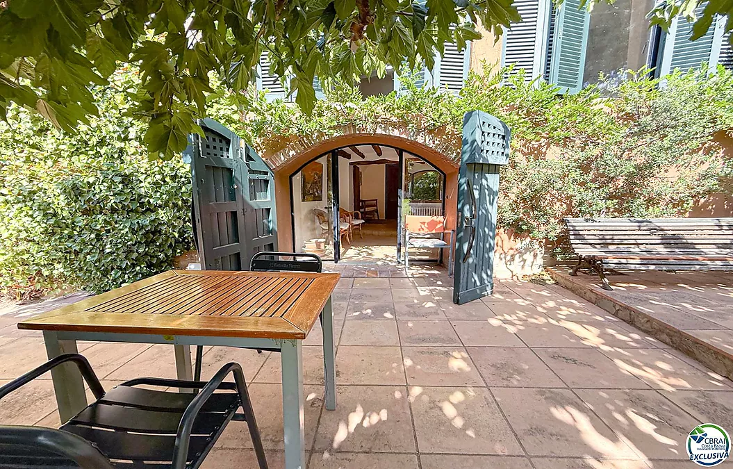 House for sale in Espolla