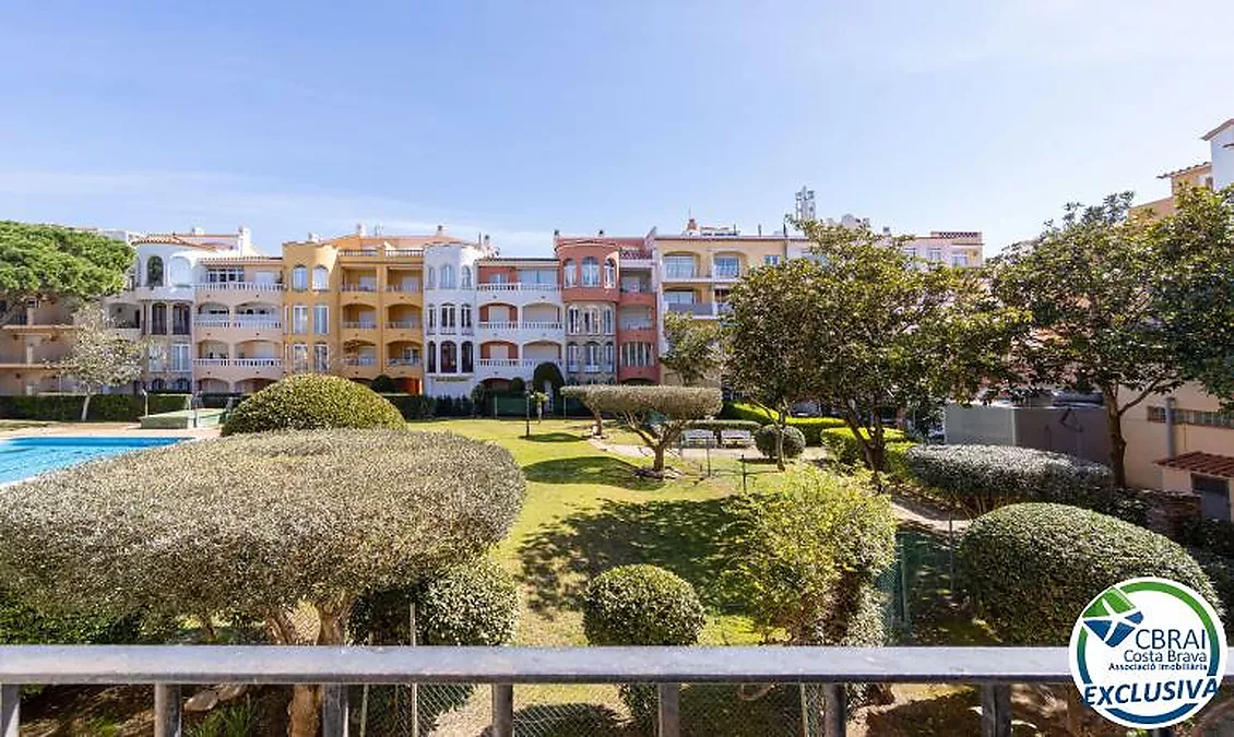GRAN RESERVA Modern renovated apartment with swimming pools and spacious communal gardens
