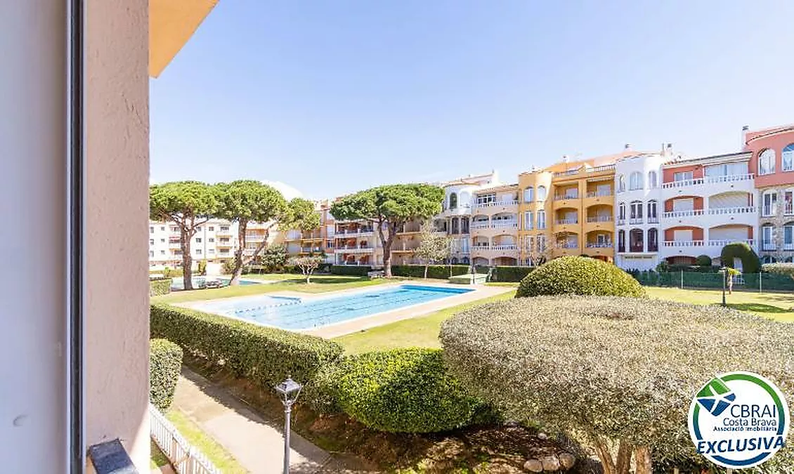 GRAN RESERVA Modern renovated apartment with swimming pools and spacious communal gardens