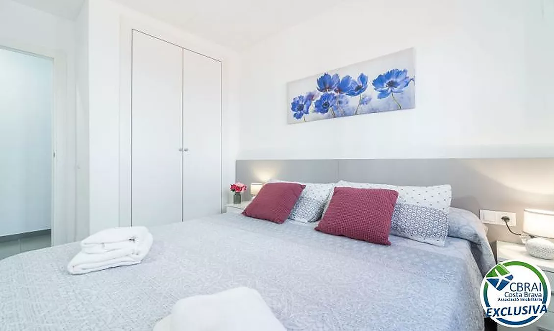 GRAN RESERVA Modern renovated apartment with swimming pools and spacious communal gardens