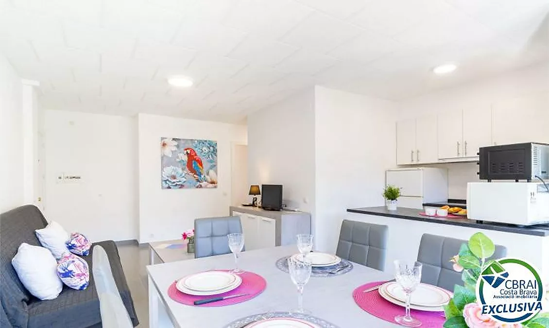 GRAN RESERVA Modern renovated apartment with swimming pools and spacious communal gardens
