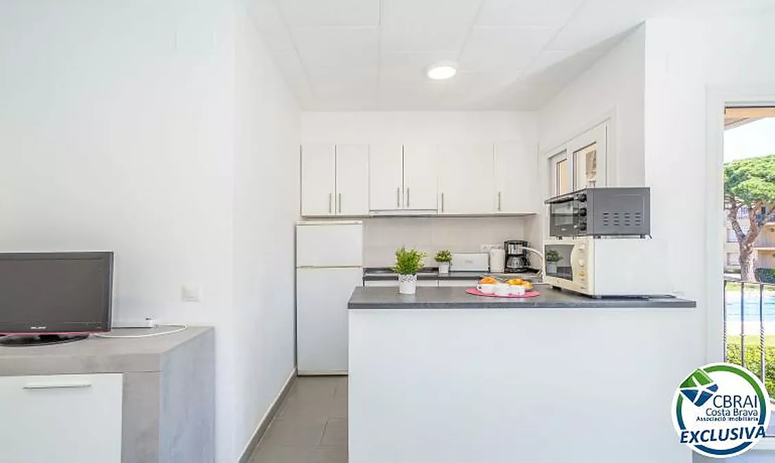 GRAN RESERVA Modern renovated apartment with swimming pools and spacious communal gardens