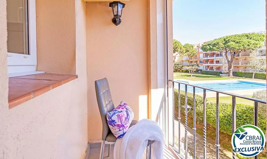 GRAN RESERVA Modern renovated apartment with swimming pools and spacious communal gardens