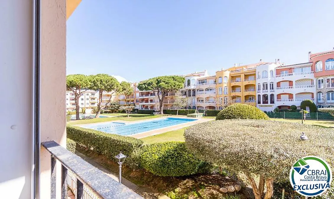 GRAN RESERVA Modern renovated apartment with swimming pools and spacious communal gardens