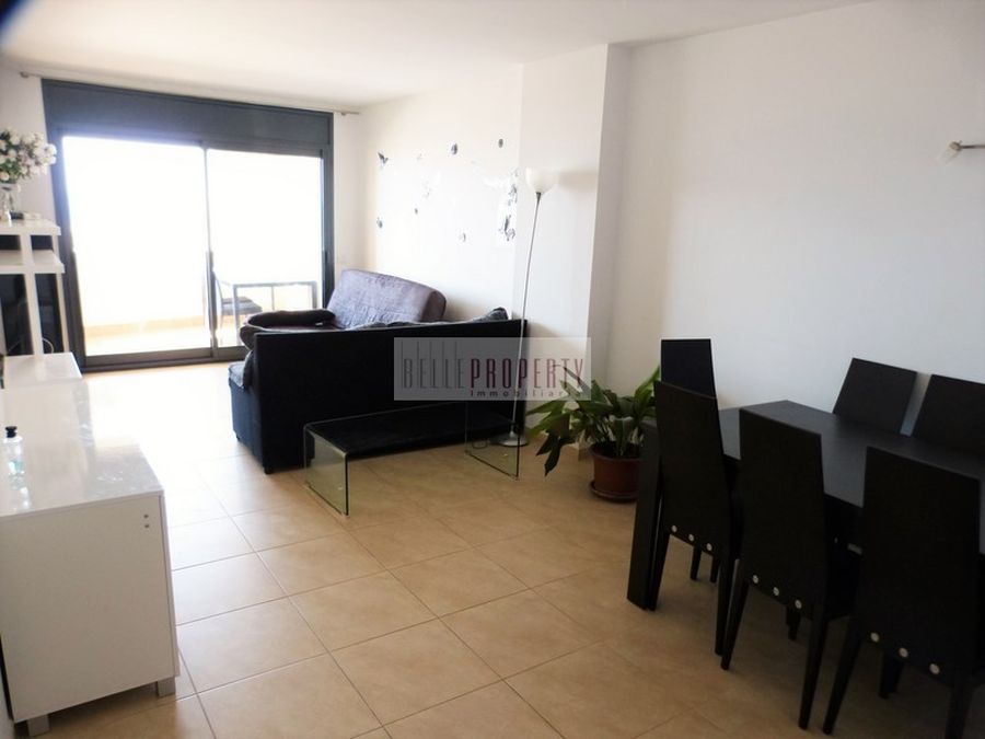 Flat with 3 rooms  in Ampuriabrava on the sea with views and pool