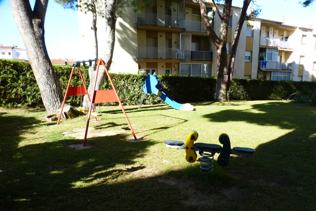 L'Escala, Apartment with communal pool near the leisure port and the beach