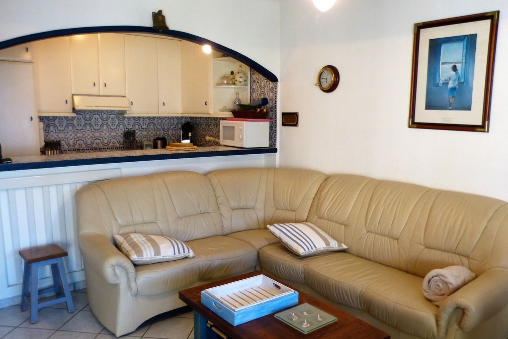 Beautiful fisherman's house, very spacious with 2 bedrooms and mooring of 5x10