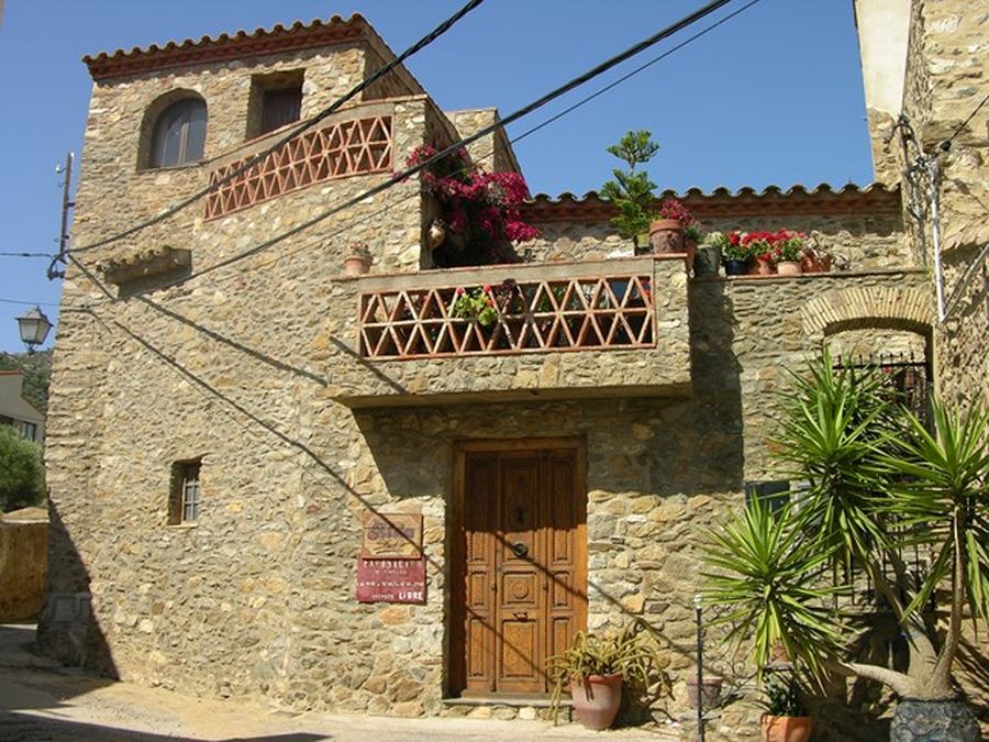 Se vende finca rústica con dos casas en Palau Saverdera, Costa Brava