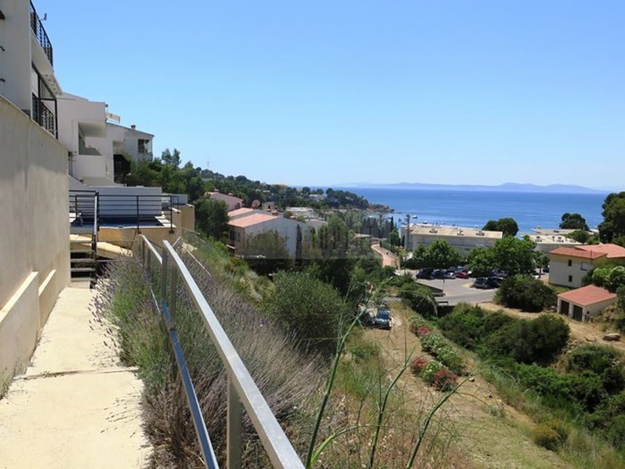 En vente à l´Amadraba maison moderne avec vues et proche plage