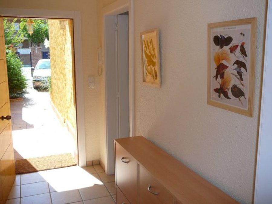 House with great potential, divided into two flats, ideal for renting.
