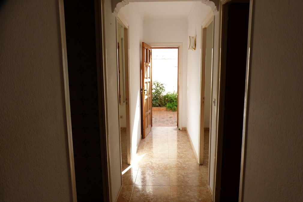 Gran apartament amb pati, 3 dormitoris i ampli saló en Mas Matas, Roses