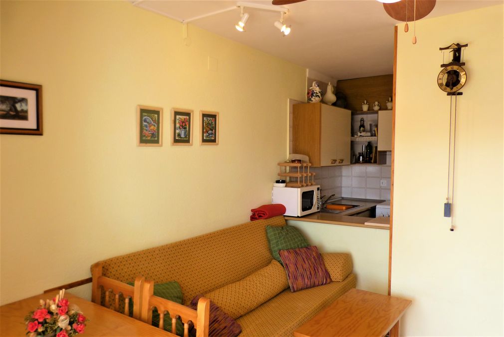 Se vende muy bonito apartamento céntrico en el centro de Empuriabrava con orientación sur.