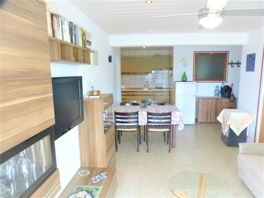 Holiday flat for sale on the Costa brava in Empuriabrava directly by the sea and the nature reserve.