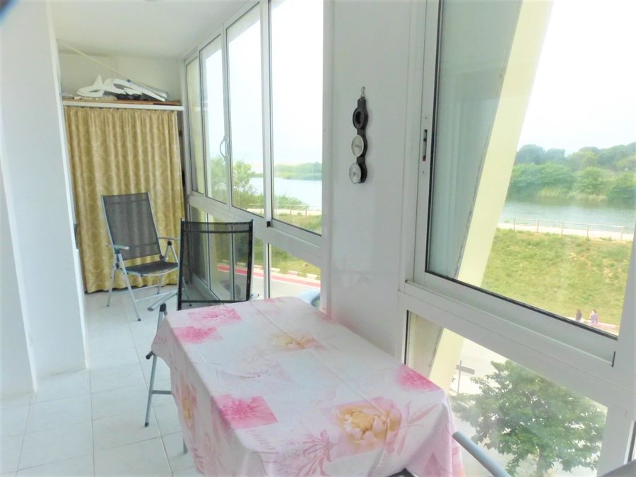 Appartement de vacances à vendre sur la Costa brava à Empuriabrava directement en face de la mer.