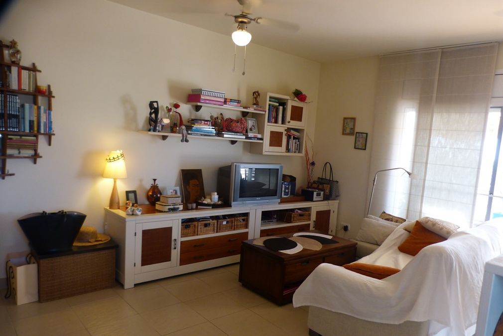 Empuriabrava, beautiful penthouse with 2 bedrooms, swimming pool and community mooring.