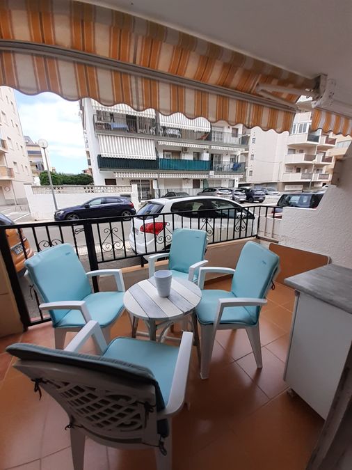 Flat 200m from the beach , with parking