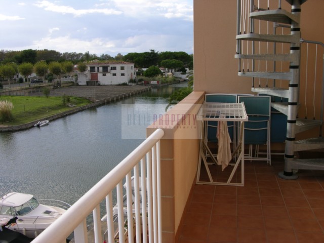 Apartment at canal in Empuriabrava, possibility of mooring