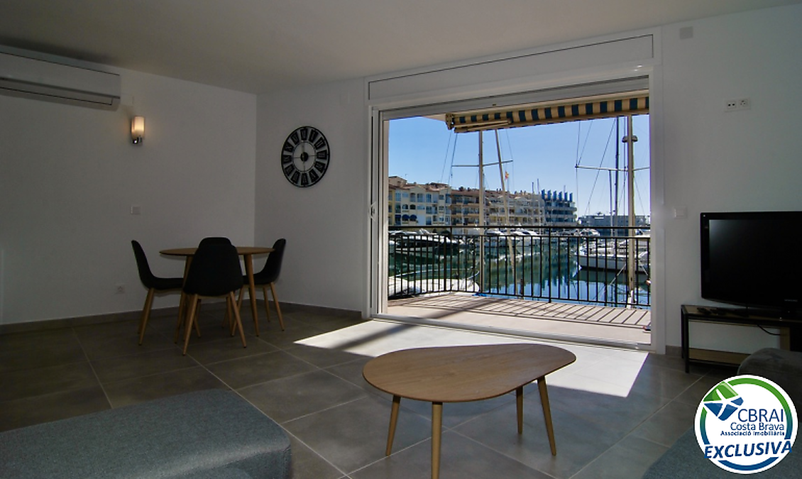 Spacious apartment (109m2), 3 bedrooms, 2 terraces, canal views, near the center and the beach, Empuriabrava - Costa Brava